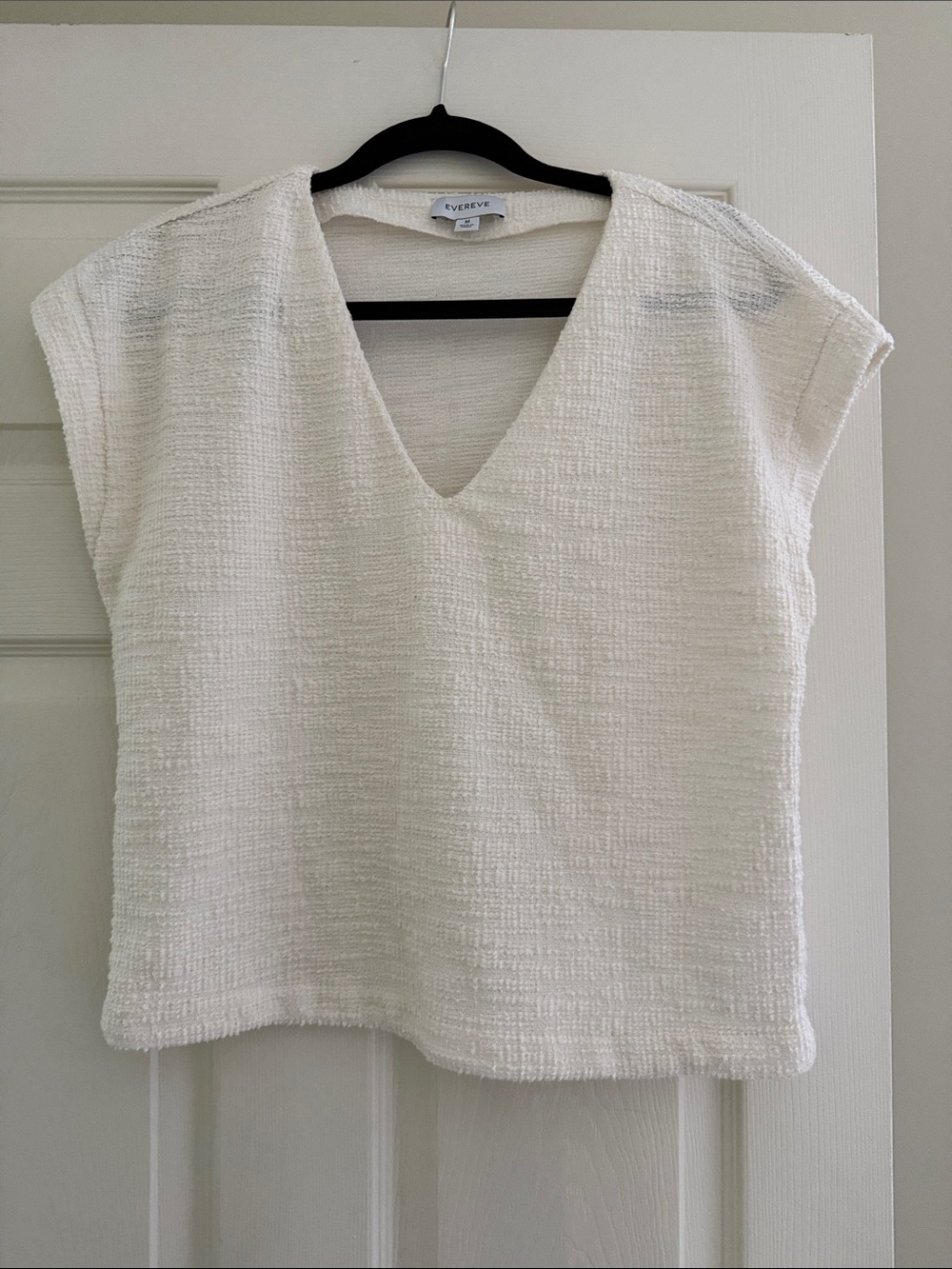 Evereve Cream Textured V-Neck Tunic Top